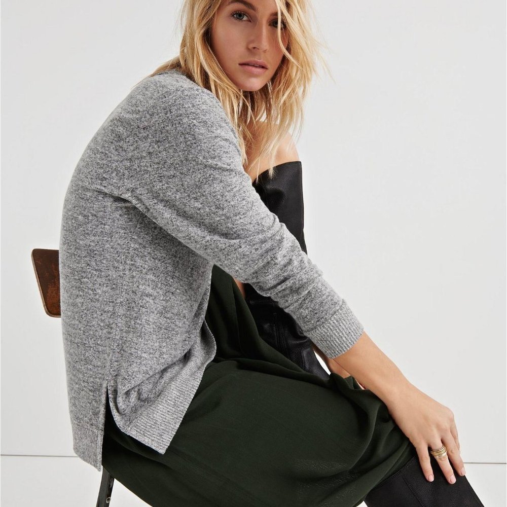 NWT Grey Lucky Brand V-Neck Cloud Tunic Sweater - Picture 3 of 4